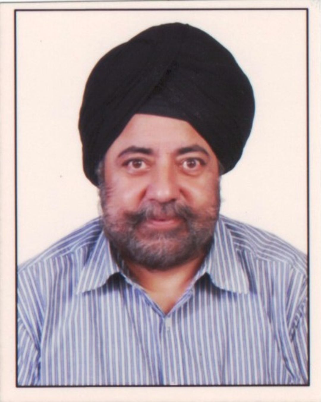 Dark Green Modern Elegant Real Estate Social Media Portrait Instagram Post 2